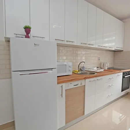 Apartment - Stan Na Dan